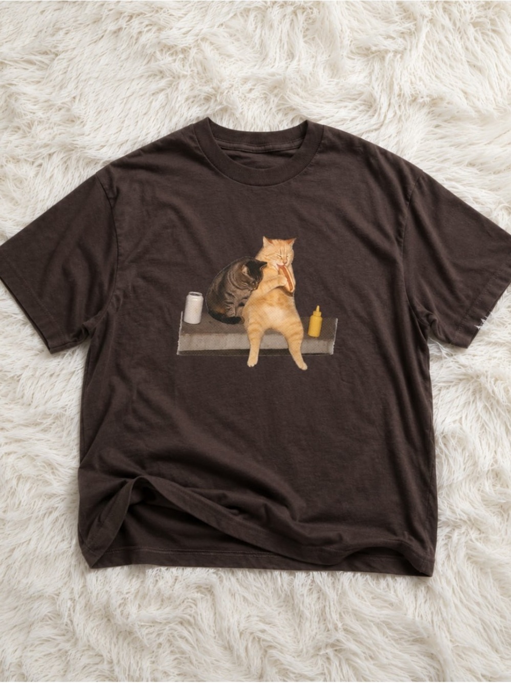 Gildan Cat Graphic Tee - Brown with Kissing Cats